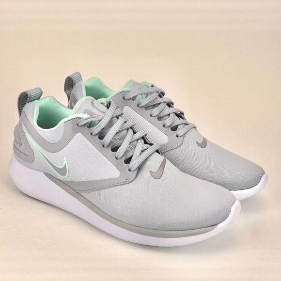 Nike Shoes - Nike Lunarsolo El Sneakers